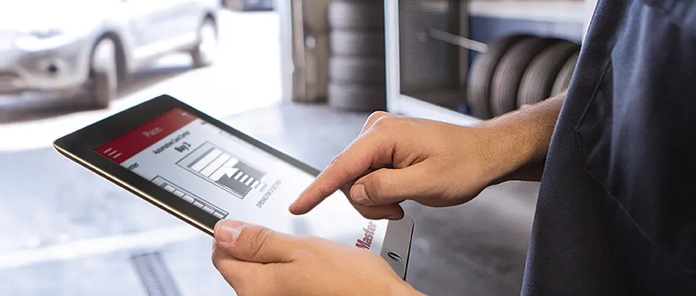 Vous pouvez vous servir aussi de votre tablette pour ouvrir et fermer votre porte de garage.